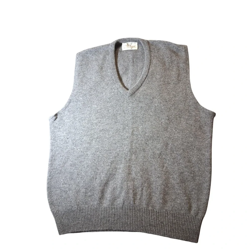 Lord Jeff Vintage Mens Gray V-Neck Knit Wool Sweater Vest Made in USA Large